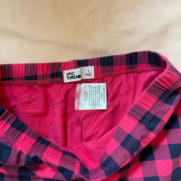 Plaid capri and Plaid legging. Girl size 10/12 - Picture 3 of 3